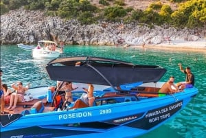 Himara: tour en barco por la Riviera albanesa con paradas para nadar