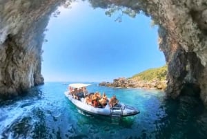 Himara: tour en barco por la Riviera albanesa y cuevas con baño y snorkel