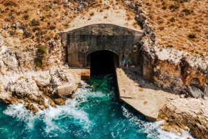 Himara-kysten 3,5-timers bådtur med en lille gruppe (nord og syd)