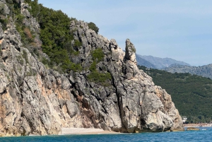 Himara-kysten 3,5-timers bådtur med en lille gruppe (nord og syd)