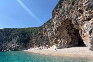 Himara : excursion quotidienne à Gramma Bay avec arrêts baignade