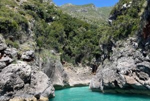 Himara : excursion quotidienne à Gramma Bay avec arrêts baignade
