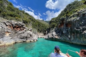Himara : excursion quotidienne à Gramma Bay avec arrêts baignade