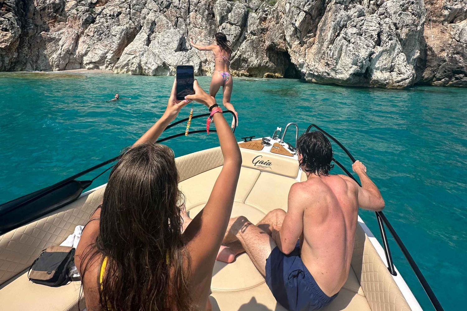 Himara: tour guidato esclusivo in barca privata