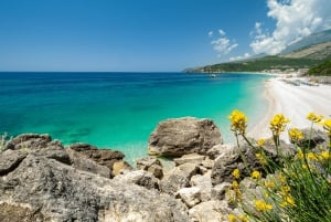 Bootstour nach Himara, Erkundung der albanischen Riviera und Höhlen