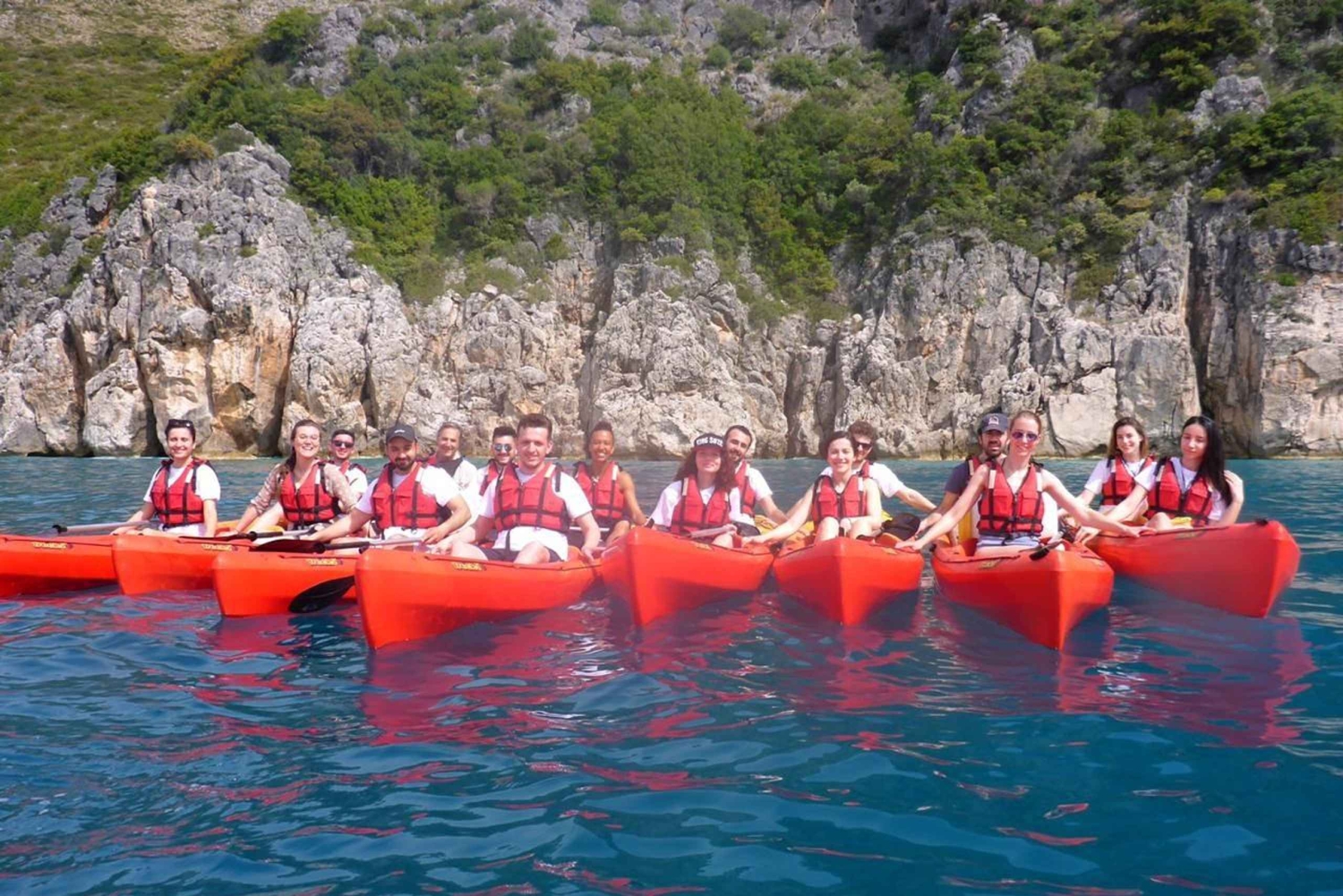 Himara: aluguer de caiaques individuais e duplos