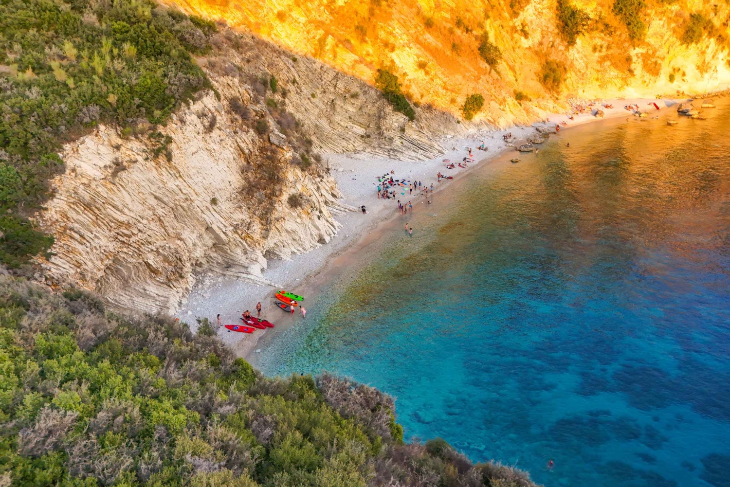 Himara: aluguer de caiaques individuais e duplos