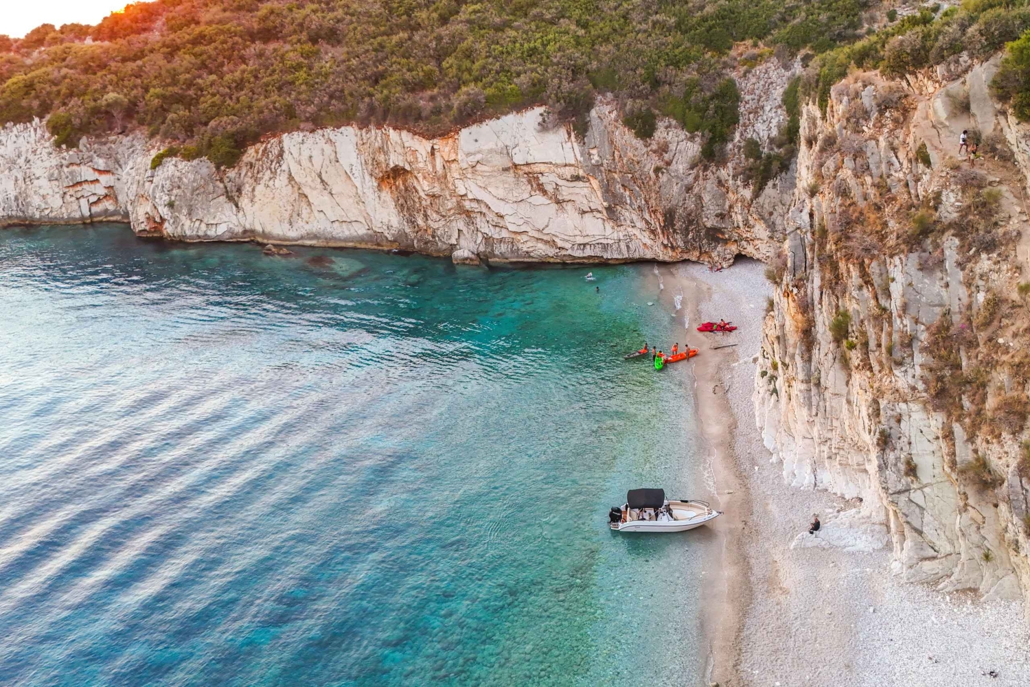 Himara: aluguer de caiaques individuais e duplos