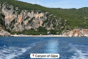 Himara : excursion dans la grotte des pirates avec arrêts baignade et plongée avec tuba (8 à 10 personnes)
