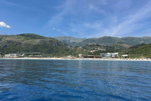 Himara : excursion dans la grotte des pirates avec arrêts baignade et plongée avec tuba (8 à 10 personnes)