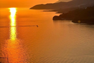 Himara : excursion dans la grotte des pirates avec arrêts baignade et plongée avec tuba (8 à 10 personnes)