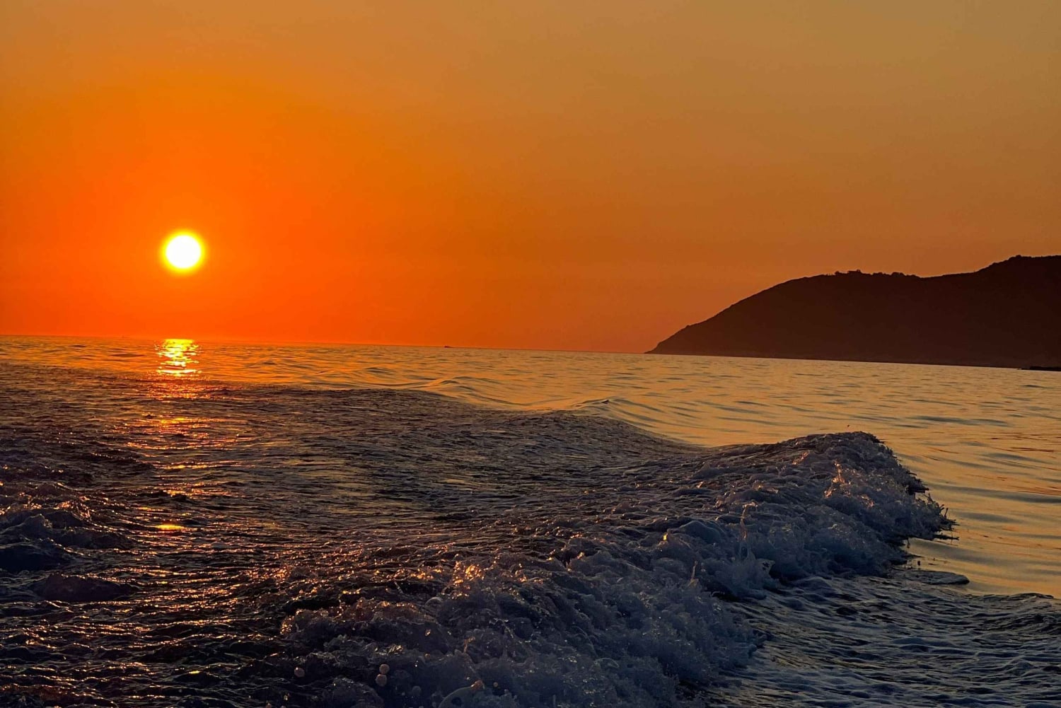 Himara: crucero al atardecer (paradas para nadar y hacer snorkel)