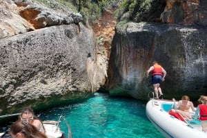 Himara: Dagstur til Gramma Bay med svømning undervejs