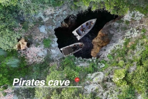 Himare: tour in barca lungo la costa con soste per nuotare