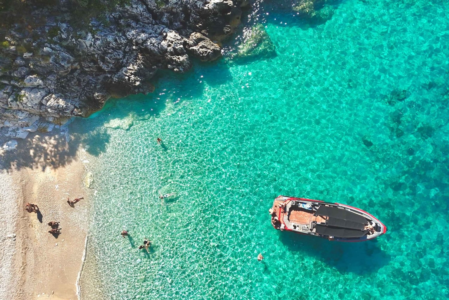 Himare: Grama Bay-tur med svømmeture