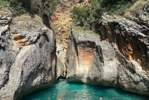 Himare: Grama Bay-tur med svømmeture