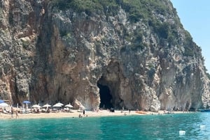 Himare: Grama Bay-tur med svømmeture