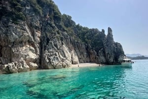 Himare: Grama Bay-tur med svømmeture