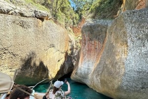 Himare: Grama Bay-tur med svømmeture