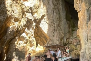 Himare: Grama Bay-tur med svømmeture