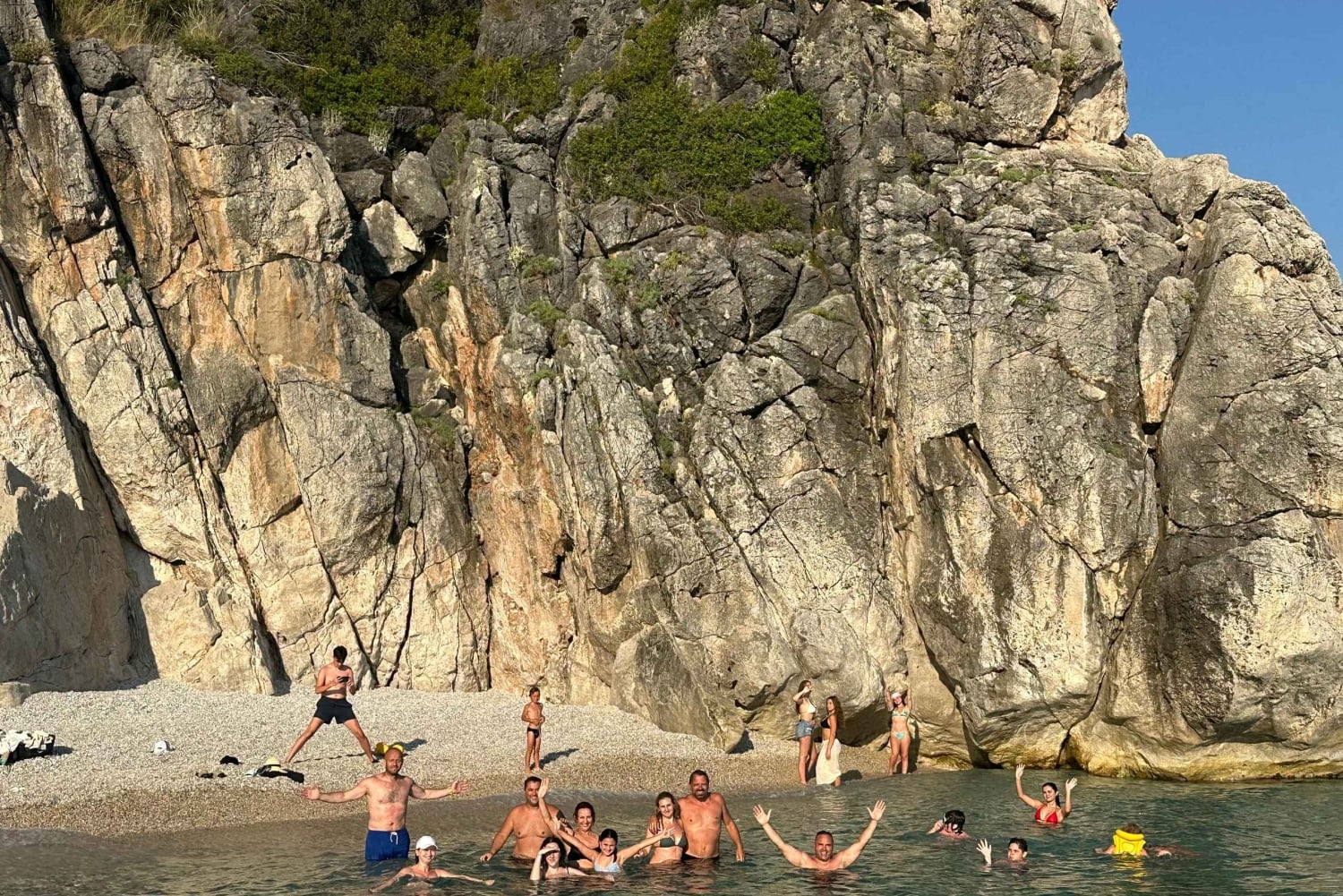 Himare: Båttur i solnedgången med badstopp