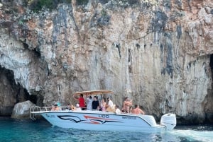 Himare: Båttur i solnedgången med badstopp