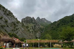 Tour di 1 giorno al canyon di Holta e al lago di Banja con piscina