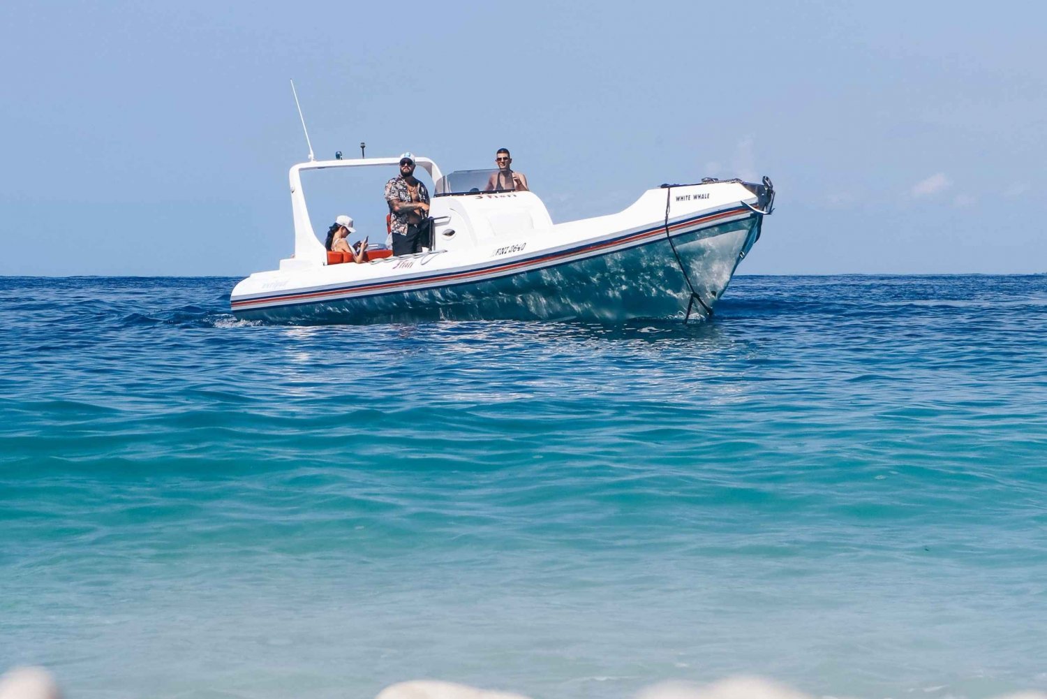 Karaburun, Haxhi Ali Grot & Sazan Eiland: Rondvaart met speedboot