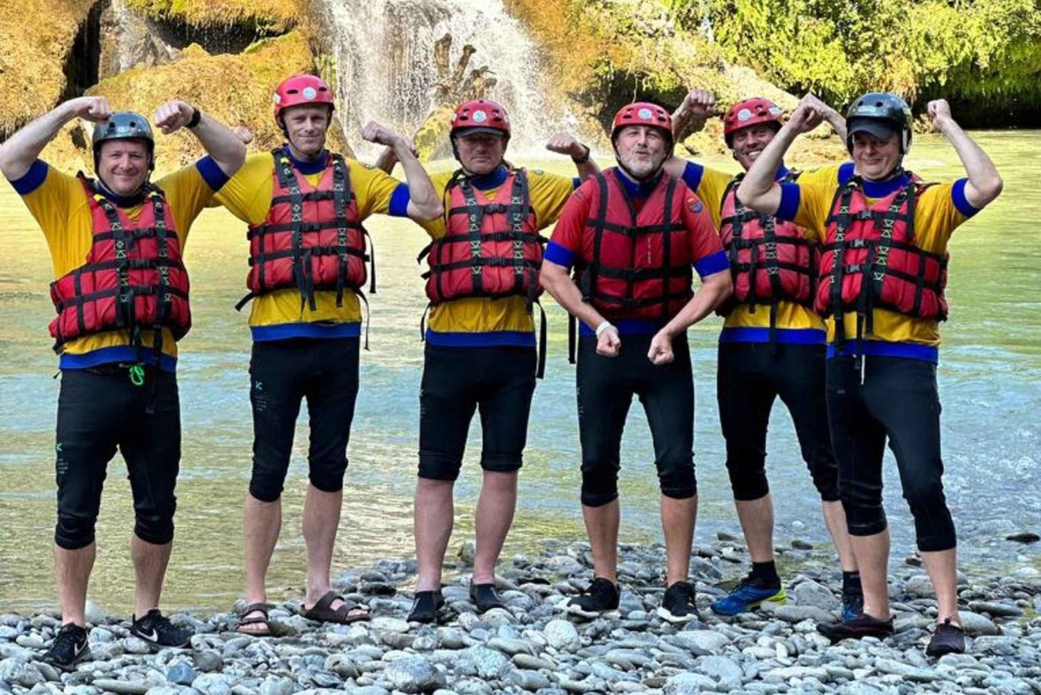 Kajakpaddling i floden Viosa - Albanien