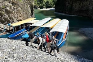 Lago Koman y río Shala: tour en barco privado (horario flexible)