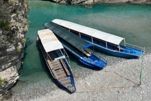 Lago Koman y río Shala: tour en barco privado (horario flexible)