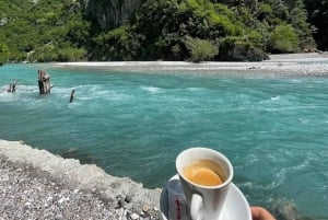 Lago Koman y río Shala: tour en barco privado (horario flexible)