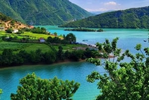 Lago Koman y río Shala: tour en barco privado (horario flexible)