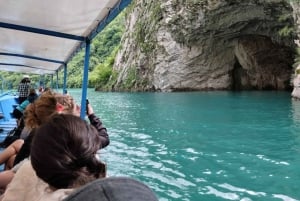 Lago Koman y río Shala: tour en barco privado (horario flexible)