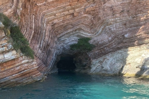 Tour en bateau de Ksamil à Pulebardha, à la grotte des pigeons et plongée avec tuba