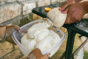 Kurvelesh og Peshtura-vandfaldet: Offroad-tur med frokost