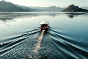 Lake Skadar: Guided Sightseeing Boat Tour with Drinks