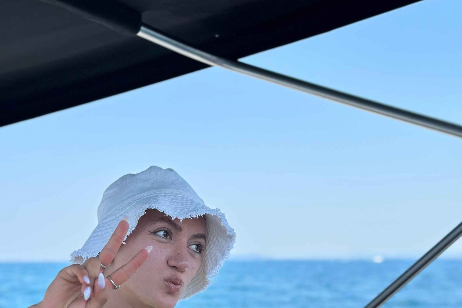 Luksusgummibåt til skjulte strender og bukter – Marina di Orikum