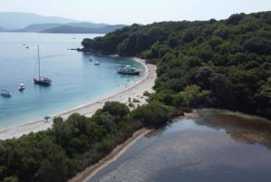 Kust van noordoost Corfu: zwemmen, snorkelen met lunch en drankjes