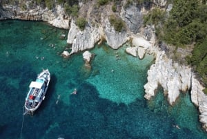 Costa noreste de Corfú: natación, snorkel con almuerzo y bebidas