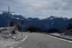 Fuoristrada al villaggio di Theth: tour in SUV via Tirana, Bogë e le Alpi