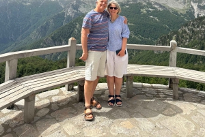 Fuoristrada al villaggio di Theth: tour in SUV via Tirana, Bogë e le Alpi