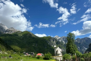 Fuoristrada al villaggio di Theth: tour in SUV via Tirana, Bogë e le Alpi