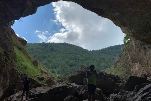 Offroad: Biza Lake and Vali Cave Day Trip