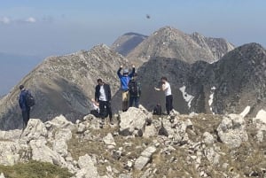 Aventure de randonnée dans les montagnes d'Ostrovica : Une randonnée guidée à Korçë