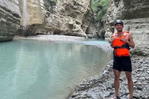 Osumi-klyftan och Bogove-vattenfallet