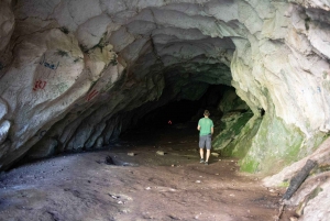 Pellumbas-grotten, Petrela-slottet og oppleve ziplining