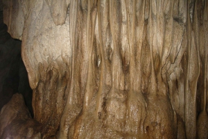 Jaskinia Pellumbas, zamek Petrela i doświadcz jazdy na tyrolce