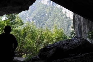 Z Tirany/Durres/Golem: jaskinia Pellumbas i tyrolka