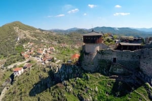 Pellumbas-grottan, Petrelas slott och upplev ziplining